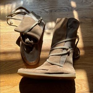 Sanuk Tan Lace Up Women's Boots